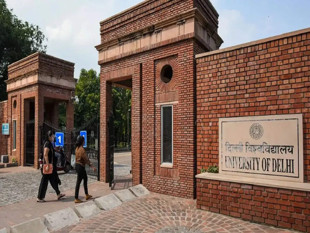 DU Recruitment 2026: डीयू में ऑफिस असिस्टेंट और कंप्यूटर लैब असिस्टेंट सहित कई पदों पर निकली भर्ती, ऐसे करें आवेदन