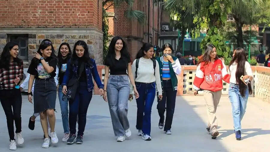 Haryana Board Exam 2025: HBSE ने&nbsp;10वीं मैथ्स और&nbsp;12वीं अंग्रेजी परीक्षा का डेट घोषित की, जानिए नई तिथियां