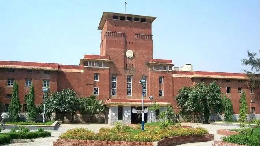 Education News- ये हैं दिल्ली यूनिवर्सिटी के 5 बड़े कॉलेज, आइए जानें इनके बारें में